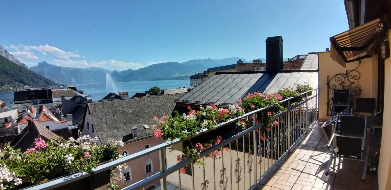 גמונדן Marktplatz Traunsee Lake View מראה חיצוני תמונה